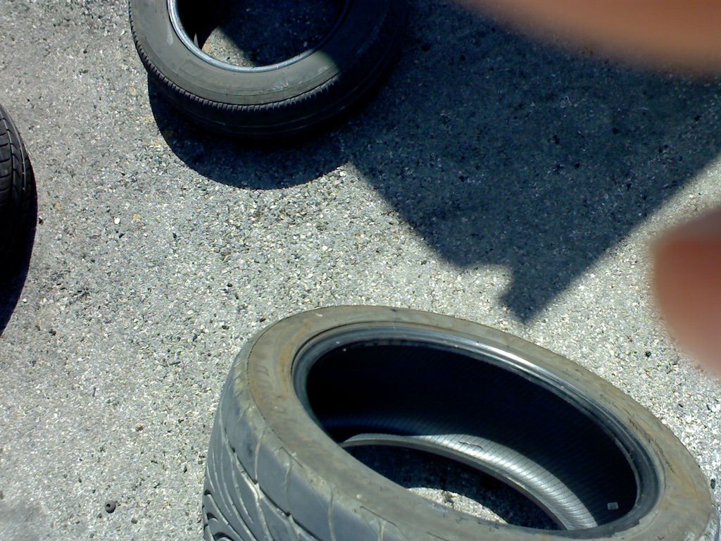 http://chichi1er.free.fr/temp/gifs/PR/dunlop_2009-08-15-054.jpg